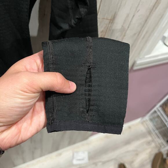 Marmot Black Half Zip Lightweight Pullover Thumb Holes Womens Small - Picture 6 of 9